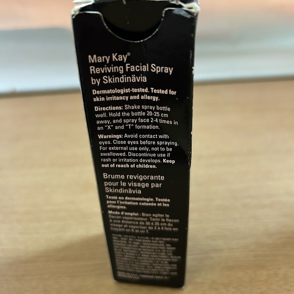 Mary Kay Reviving Facial Spray - Picture 3 of 4